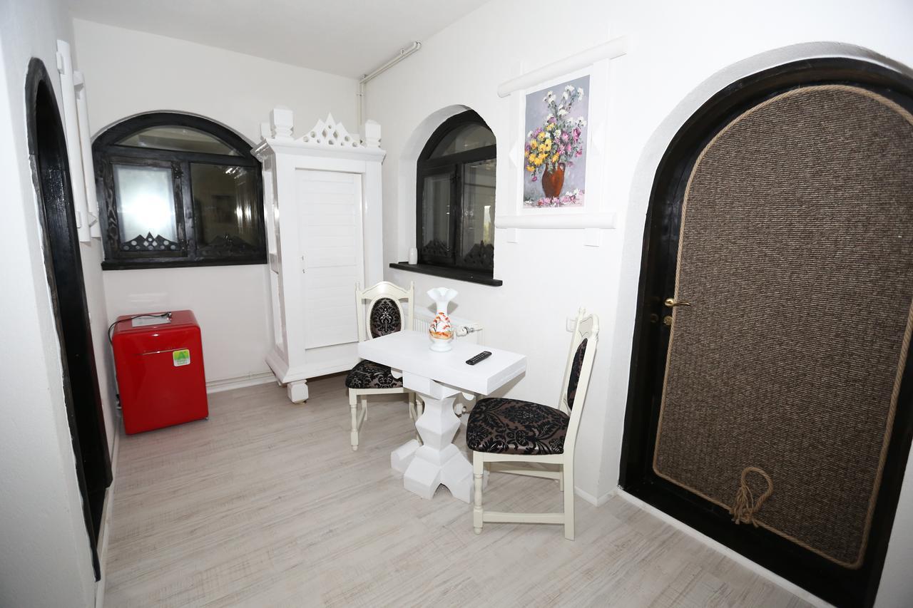 Complex Lions Bucovina Hotel Voroneț Kültér fotó