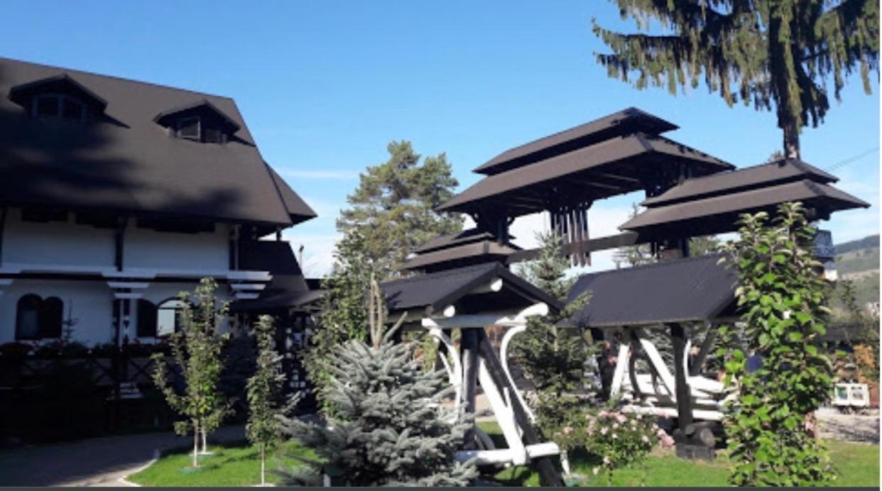 Complex Lions Bucovina Hotel Voroneț Kültér fotó