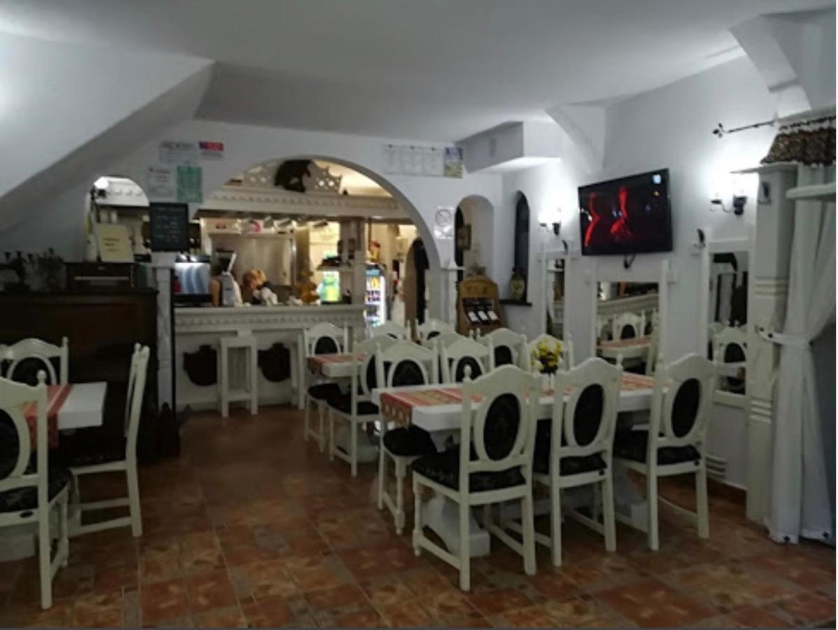 Complex Lions Bucovina Hotel Voroneț Kültér fotó
